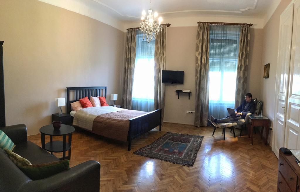 Diamonds Apartment With 2 Rooms Near Guzsdu Udvar Boedapest Buitenkant foto