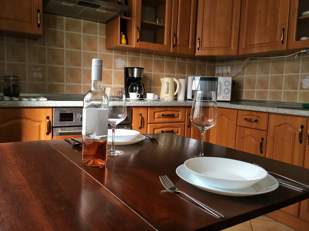 Diamonds Apartment With 2 Rooms Near Guzsdu Udvar Boedapest Buitenkant foto