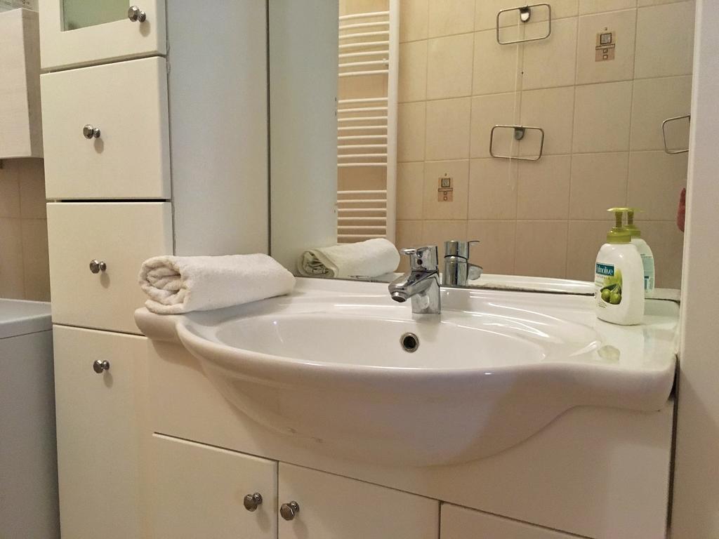 Diamonds Apartment With 2 Rooms Near Guzsdu Udvar Boedapest Buitenkant foto